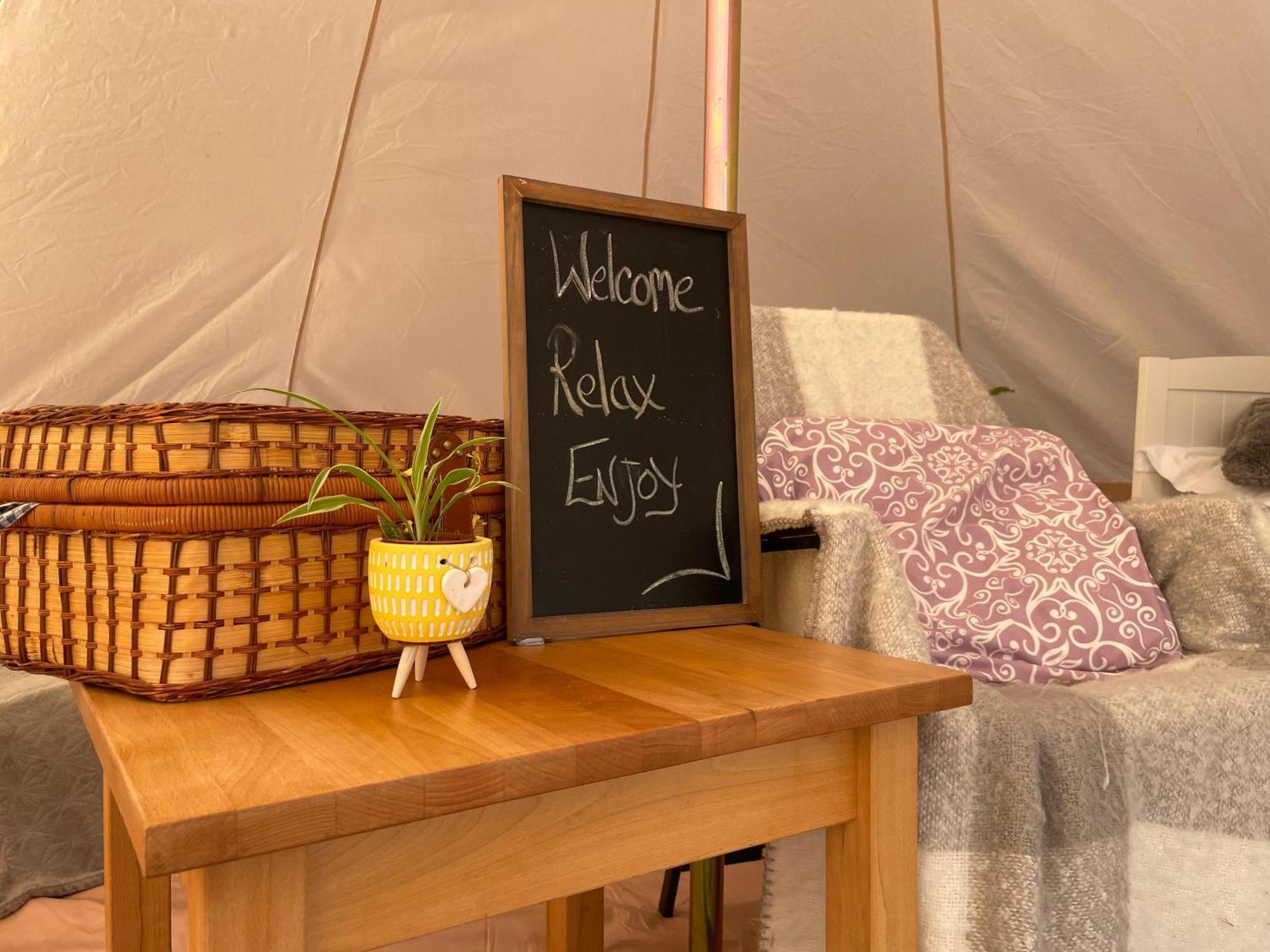 Trevena Cross Glamping & Camping Helston Esterno foto