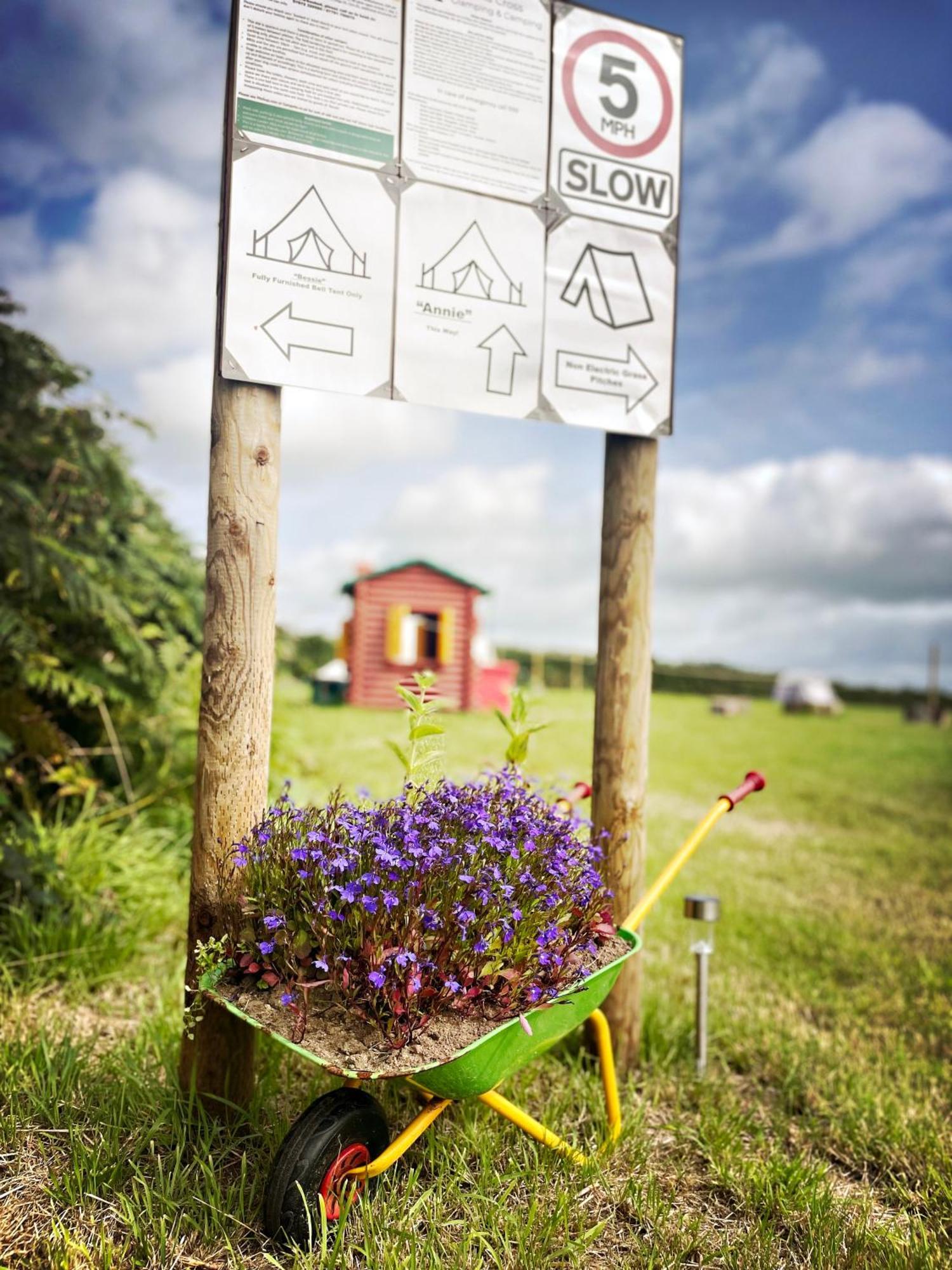 Trevena Cross Glamping & Camping Helston Esterno foto